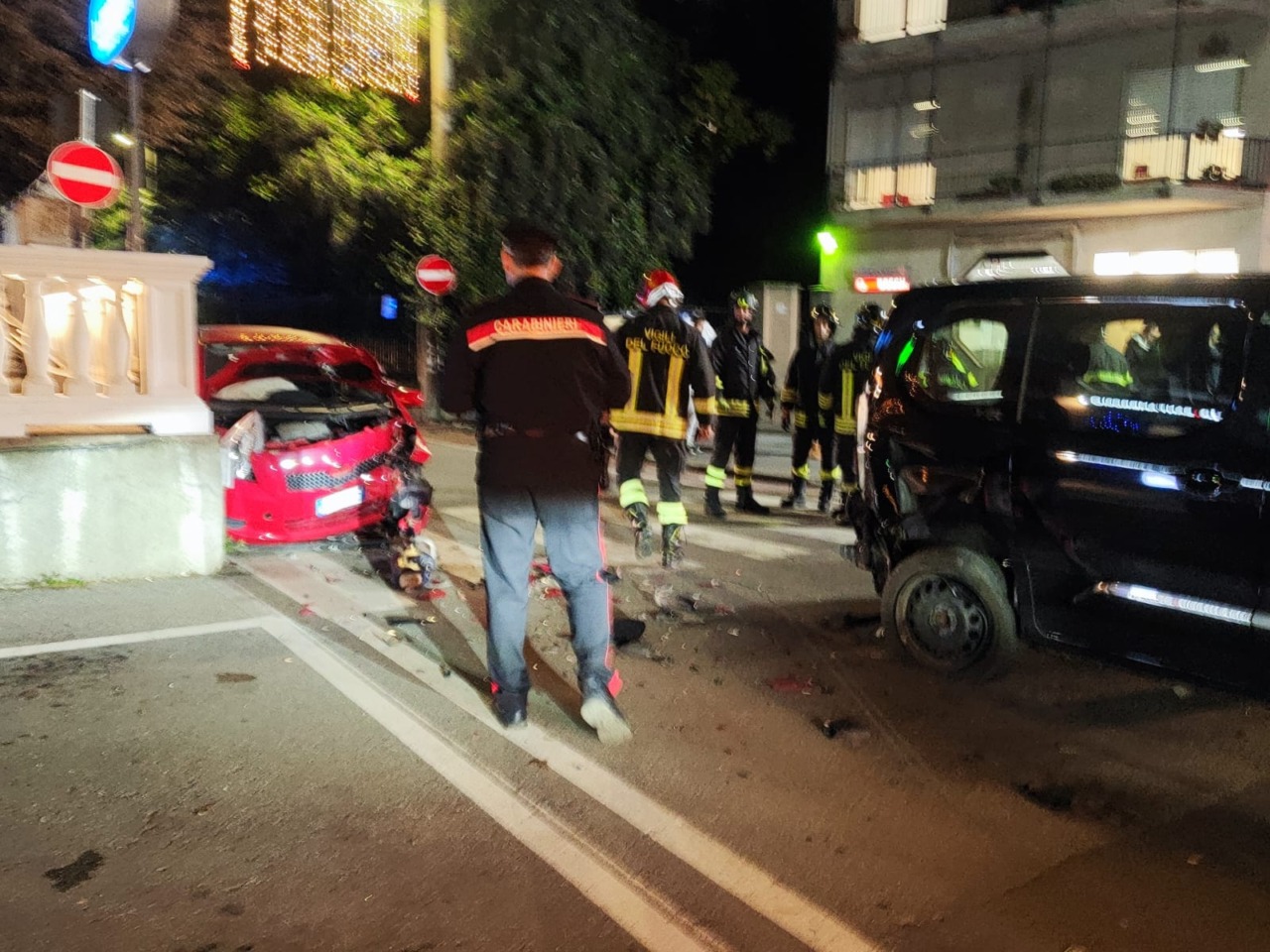 Grave incidente a Merate: auto si schianta contro pulmino per disabili