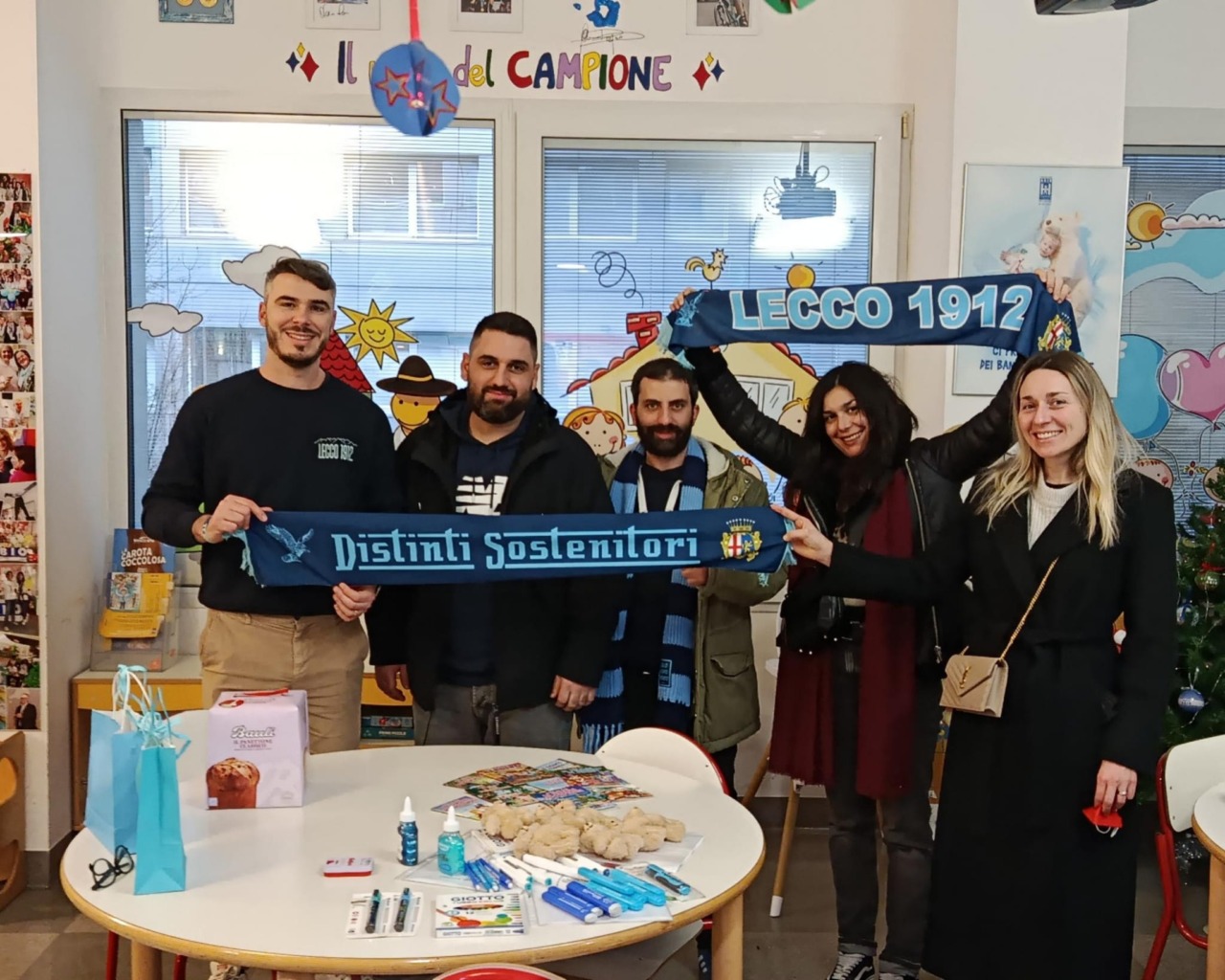 Il cuore bluceleste batte in Pediatria: un Natale di sorrisi e colori