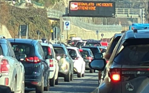 Tamponamento sulla Ss36: traffico in direzione Lecco