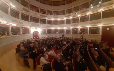 Teatro della Società, dal via libera alla chiusura: lavori e sicurezza sotto esame