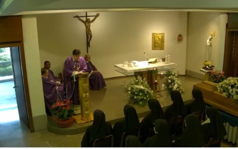 L’ultimo saluto a suor Paola Locati a Villa Beretta: “Capace di portare serenità a chi sentiva il peso della malattia”