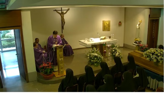 L’ultimo saluto a suor Paola Locati a Villa Beretta: “Capace di portare serenità a chi sentiva il peso della malattia”