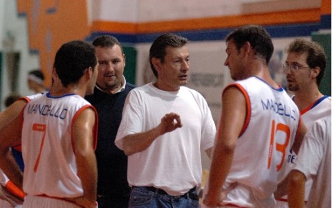 Lutto nel mondo dello sport per la scomparsa di Marco Del Nero, storico allenatore di basket della Polisportiva Mandello