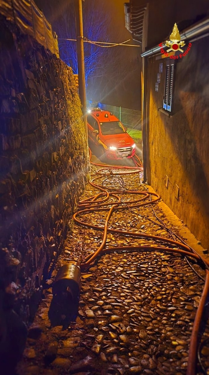 Paura a Oggiono: esplode una bombola di gas in una abitazione