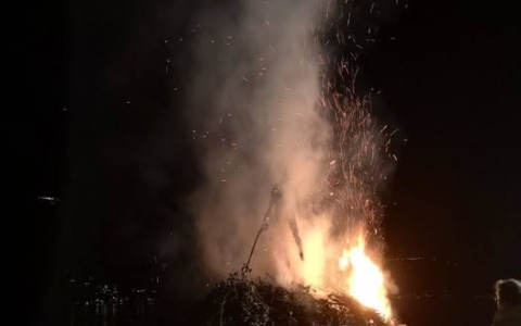 La magia del fuoco con Gibiana, Giubiana e Ginee: tutti i falò in provincia di Lecco