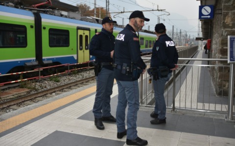 Pusher arrestato sul treno a Colico
