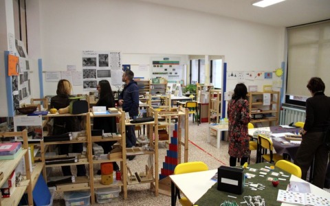 Erve, la scuola Montessori si presenta e racconta con la mostra “Entra, osserva, comprendi”