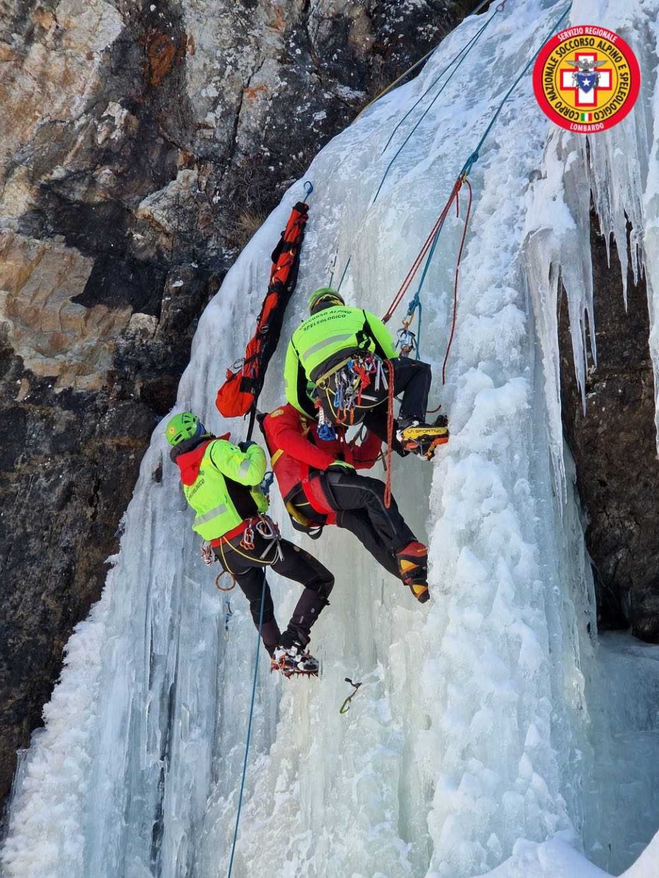 Esercitazione su cascate di ghiaccio in Val Gerola per la 19annovesima delegazione del Soccorso Alpino