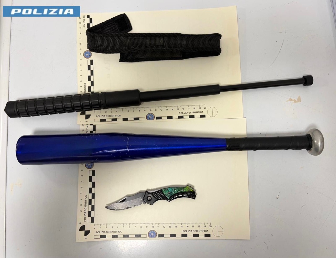 In auto con coltello, manganello e mazza da baseball: denunciato un 21enne di Calolziocorte