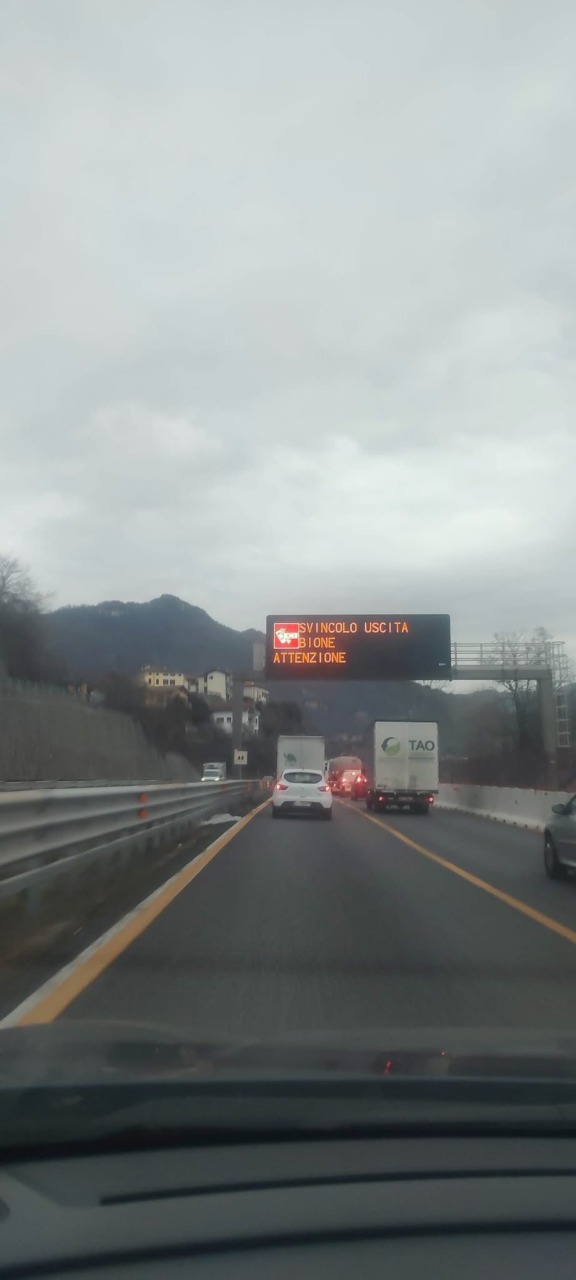 Lecco, incidente sul Terzo Ponte: disagi per la circolazione