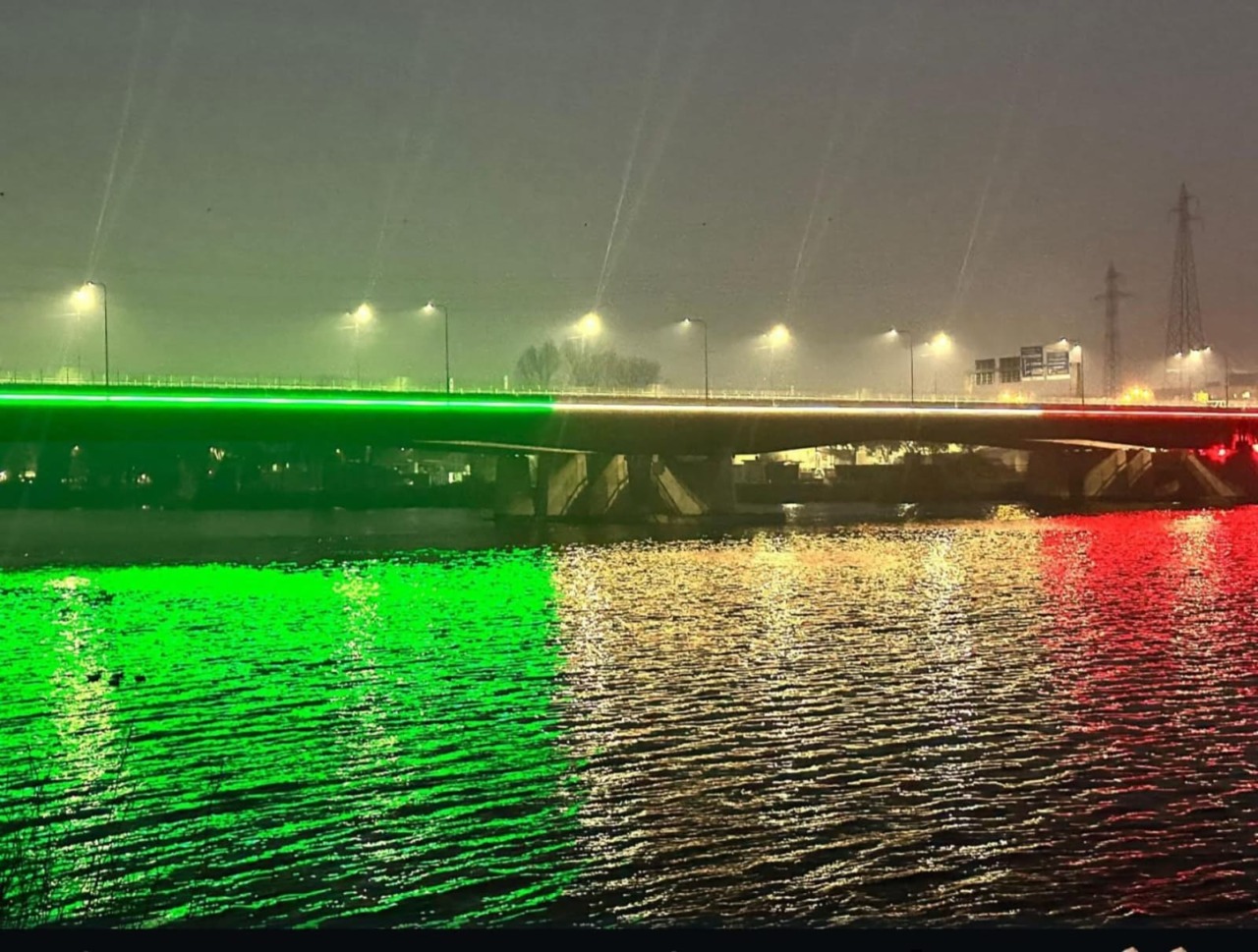 Il Quarto ponte Lecco-Pescate si illumina di tricolore
