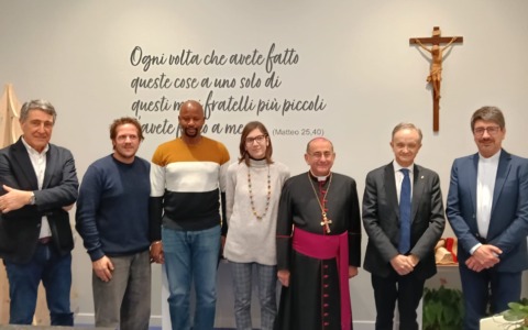 Delpini a Lecco: tre anni di Casa della Carità, dove la solidarietà accende speranza