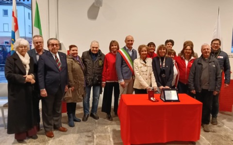 Grande festa per la ex presidente della Croce Rossa