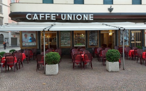 Chiude il Caffè Unione di Lecco, dopo 42 anni lasciano i fratelli Luigi e Mirca Nazzari