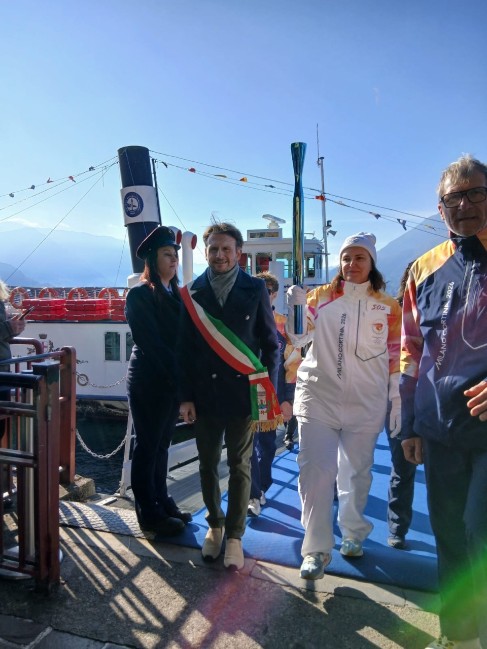 La Fiaccola Olimpica illumina Varenna