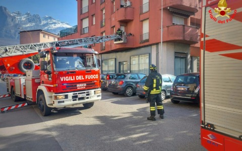 Lecco: malore in casa, intervengono i Vigili del Fuoco