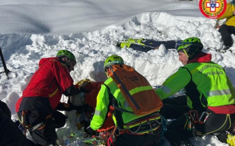 Soccorso in valanga: esercitazione del Soccorso Alpino all’Alpe Paglio
