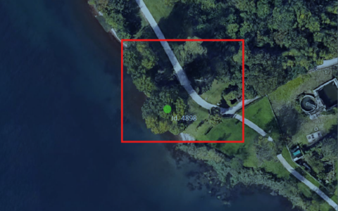 Lecco,  pioppo pericoloso sulla pista ciclabile: verrà abbattuto