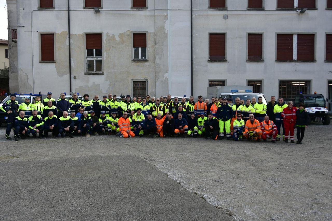 Protezione civile: maxi pulizia con 90 volontari per l’operazione Fiumi Sicuri