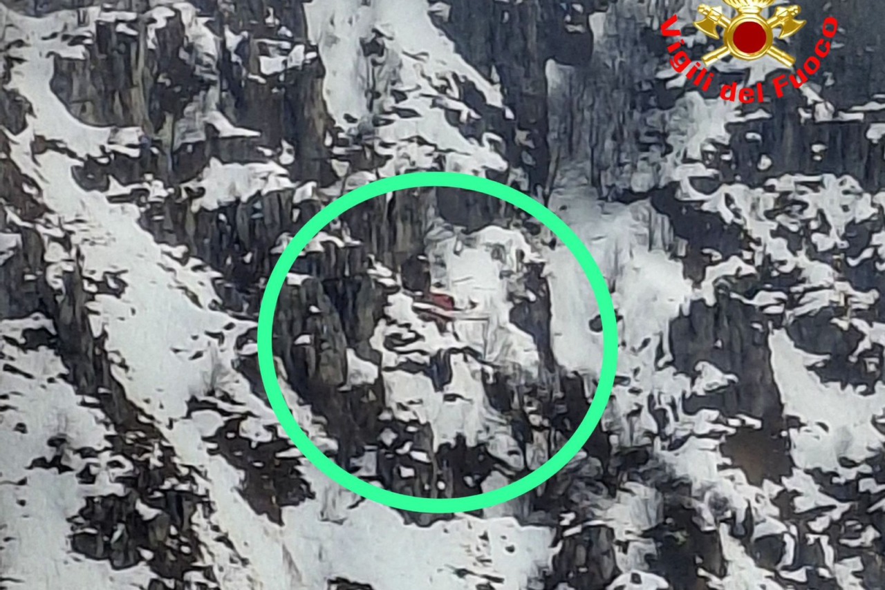 In difficoltà nella neve sul Resegone: soccorsi due escursionisti. A Civate intervento in falesia