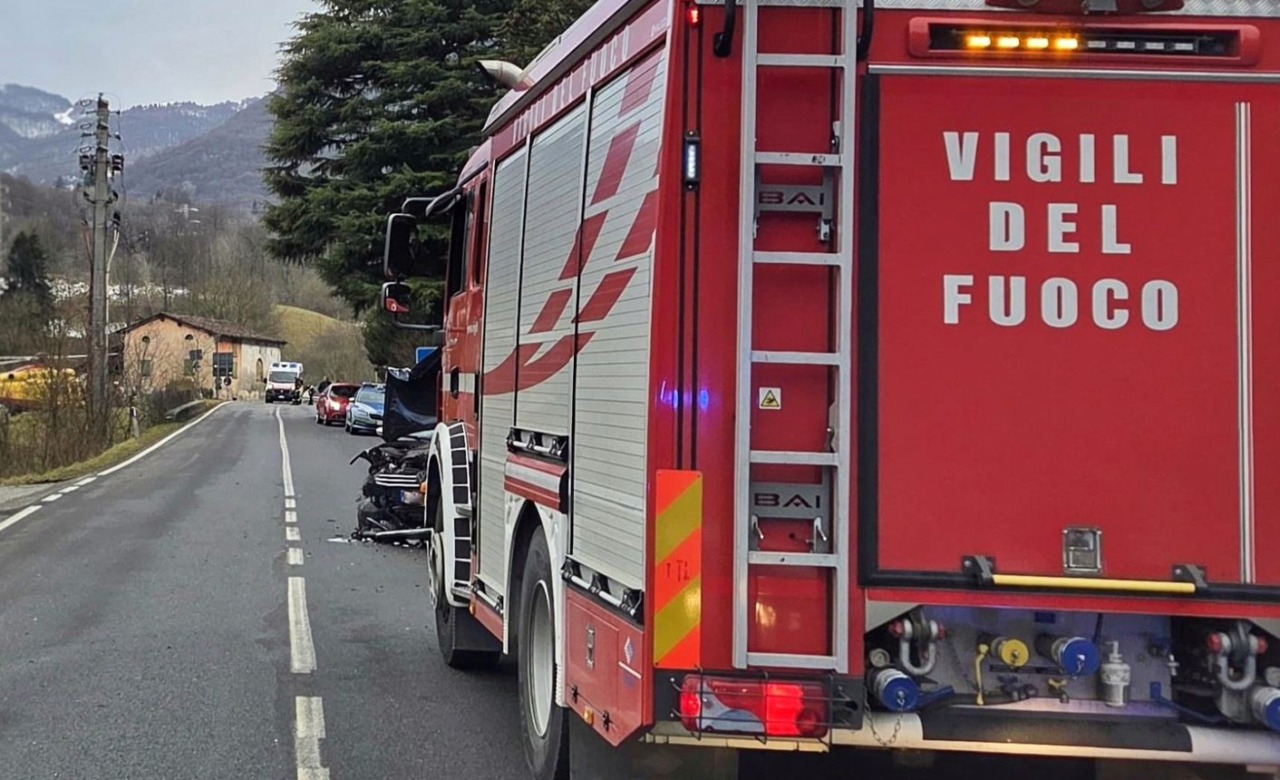 Paura a Pasturo: tre ragazzini coinvolti in uno scontro tra auto