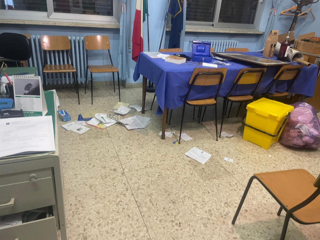 Spaccata alla Casa delle Associazioni, danni e soldi rubati ai sodalizi calolziesi