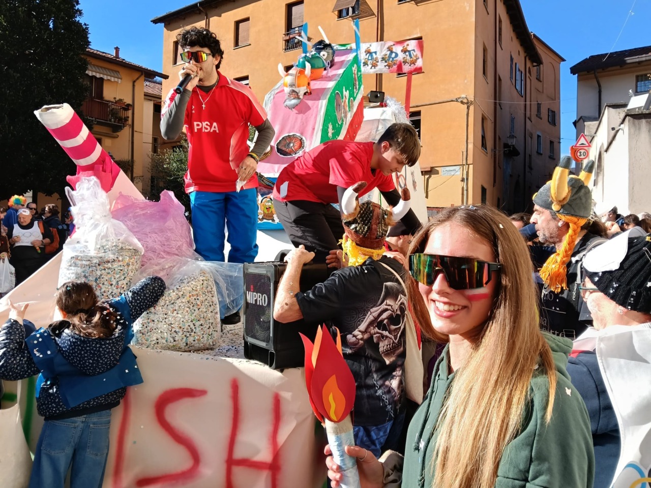 Carnevale 2026: a Garlate vanno in scena gli sport invernali... anche senza neve!