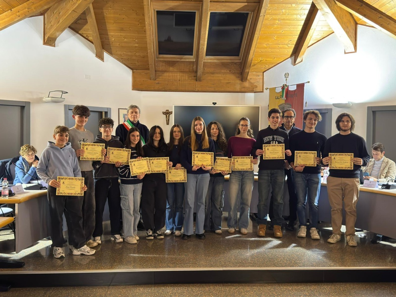 Calolziocorte applaude i suoi studenti meritevoli: consegnate in Consiglio comunale le borse di studio