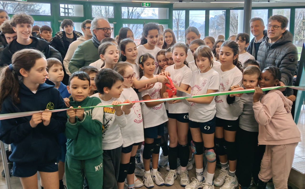 Lario Reti Holding, inaugurato l’erogatore di acqua nella palestra di Olginate