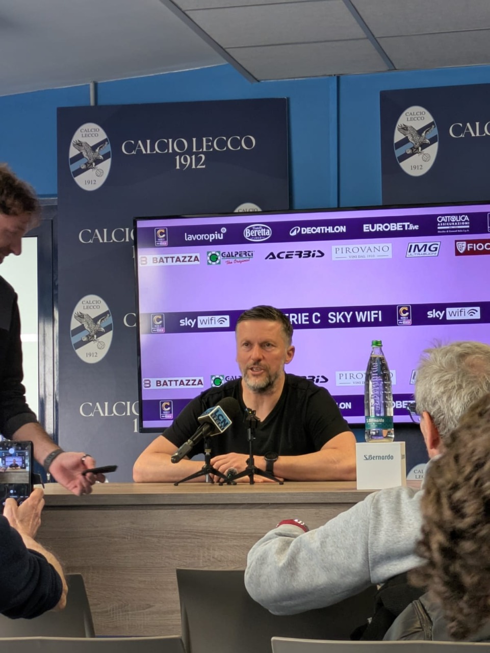 Calcio Lecco, Mister Valente: “Andiamo a Brescia per prenderci ciò che meritiamo”