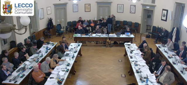 Redditi in Comune a Lecco, ecco chi guadagna di più:  tutti gli aumenti e i cali rispetto allo scorso anno