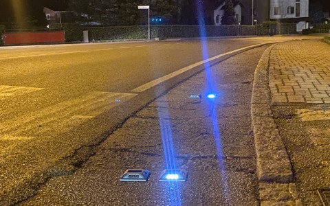 A Ballabio arrivano gli “occhi di gatto” per segnalare gli attraversamenti pedonali