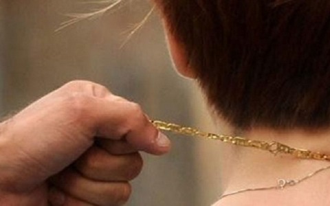 Olginate, scippatori in azione: due rapine in meno di un’ora in paese