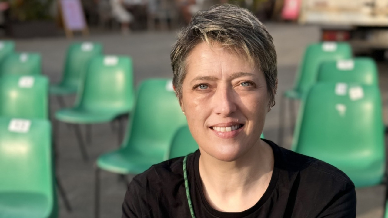 Vera Gheno mette in discussione la normalità con Nessunə è normale