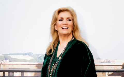 Iva Zanicchi a Lecco per presentare “Quel profumo di brodo caldo”