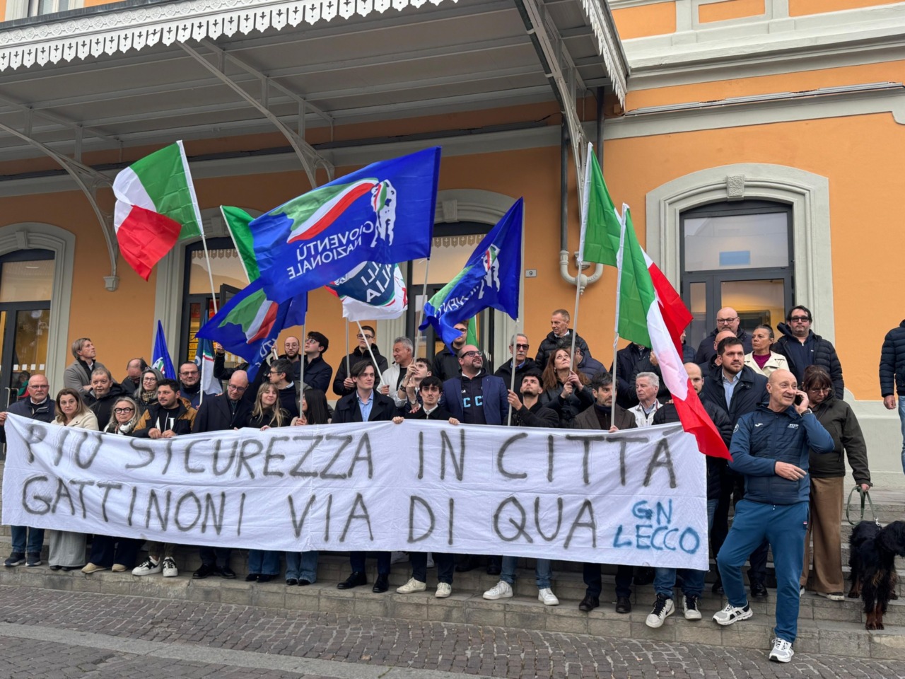 Lecco, Gioventù Nazionale chiede più sicurezza: presidio in piazza Stazione e piazza Diaz
