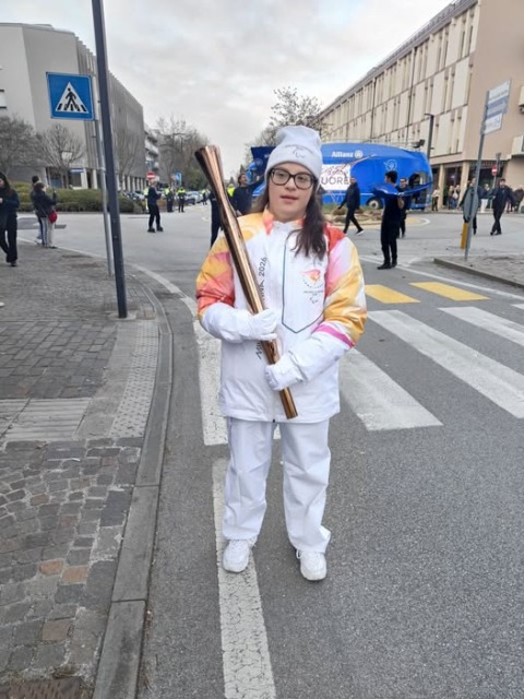 Giada Canino illumina Venezia come tedofora delle Paralimpiadi di Milano-Cortina 2026