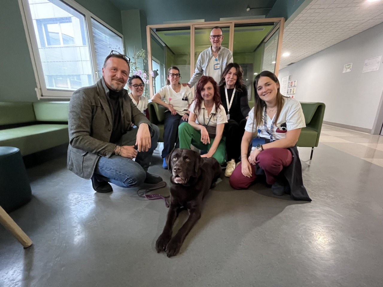 La Pet Therapy all’Ospedale di Lecco: in Hospice e in Pediatria arriva il cane Bruno