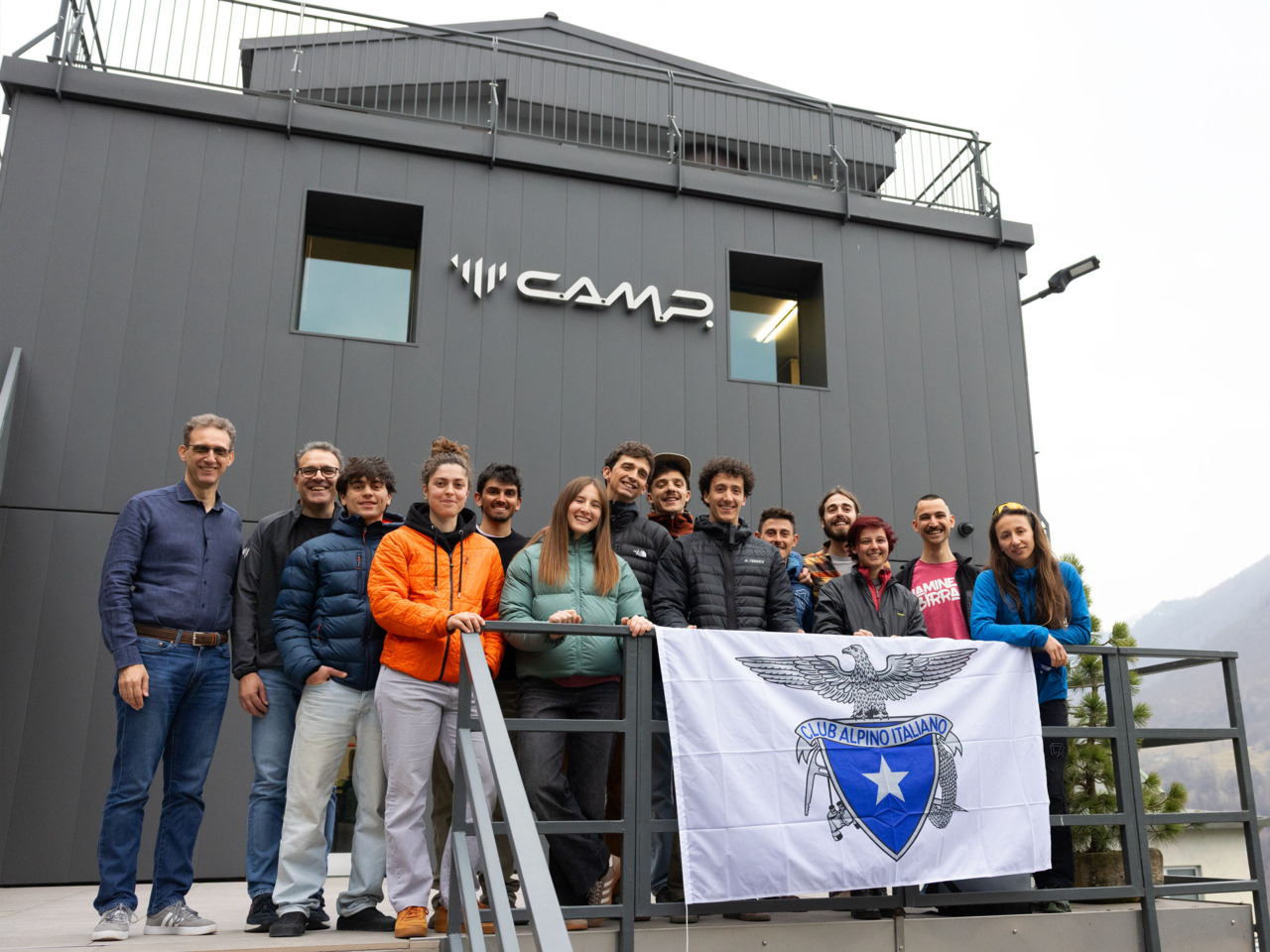 Camp e Cai eagle team insieme a Premana