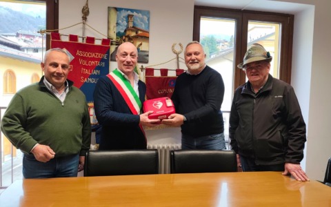 Cassina Valsassina: un defibrillatore in memoria di Marco Frigerio grazie ad Avis