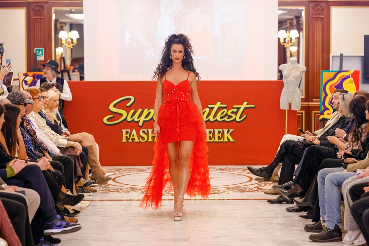 La modella Sharon Cimino protagonista durante gli eventi della Fashion Week