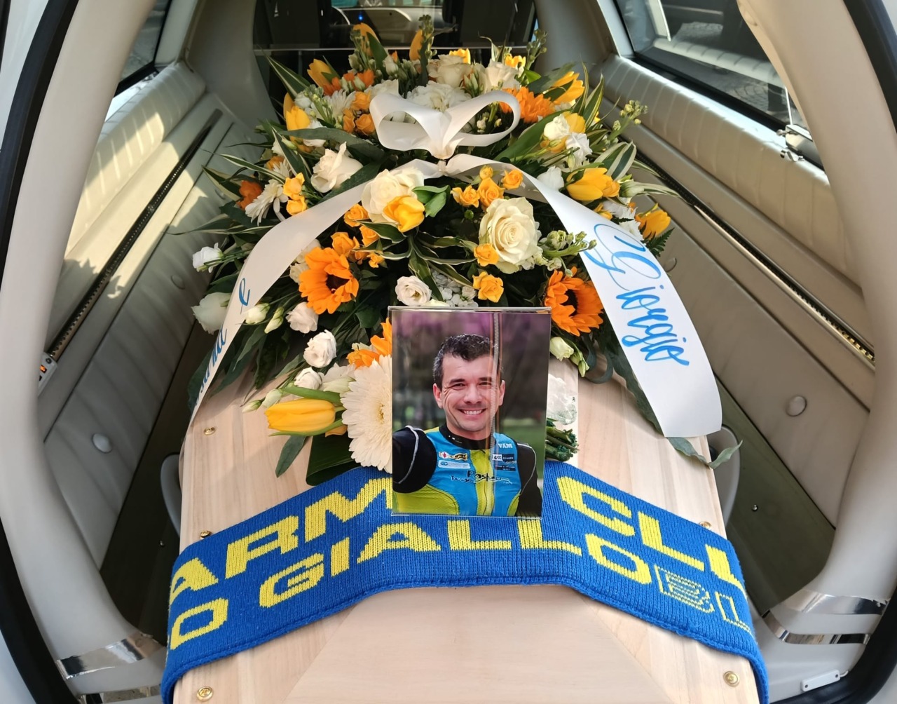 Straziante addio ad Antonio Brambilla, “I veri amici non muoiono mai”