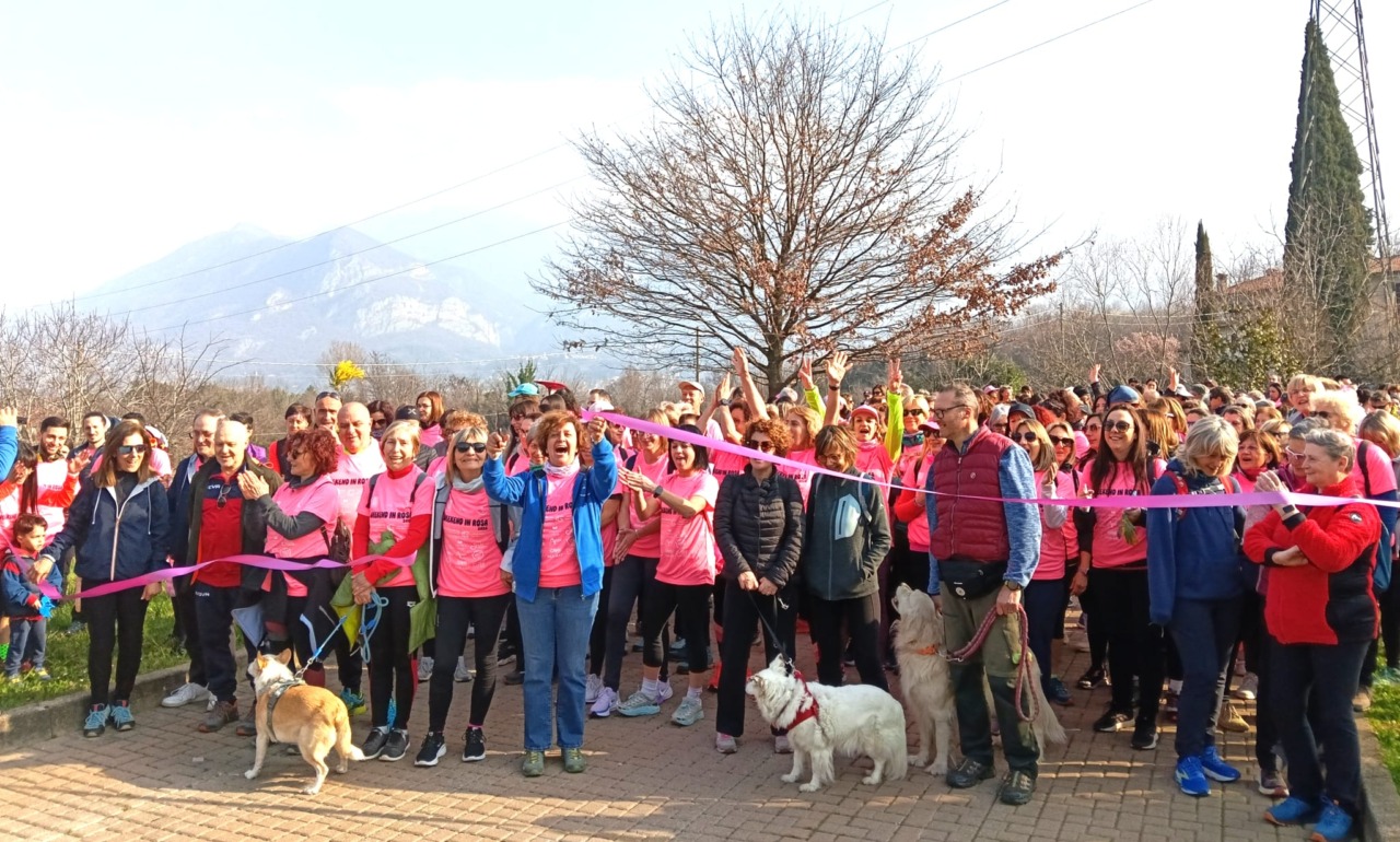 Valgreghentino si tinge di rosa: oltre 400 cuori insieme per la solidarietà