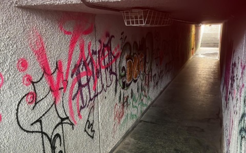 Sottopasso di Capiate: tra vandalismi e degrado, l’inciviltà la fa troppo spesso da padrona