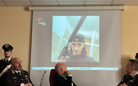 Il fortino di Baby Gang crolla: botte, pistole e bazooka.  Il rapper torna in carcere