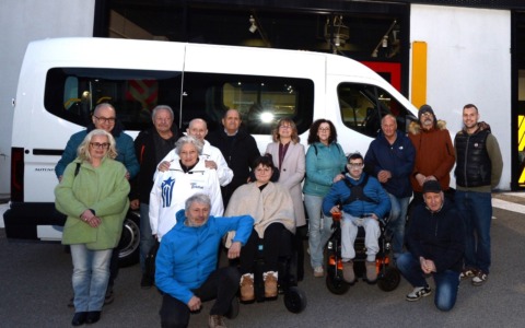 Consegnato un nuovo furgone attrezzato per la Uildm Lecco