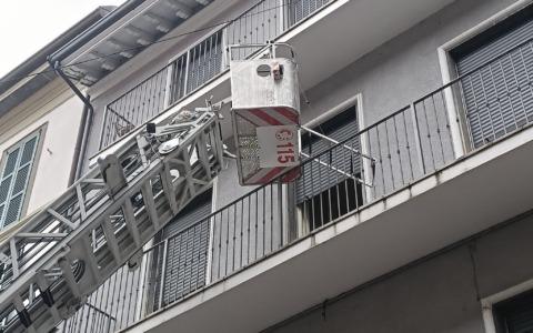 Donna trovata morta in casa, l’allarme lanciato dalla sorella