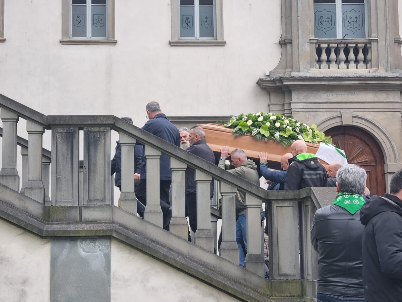 Ultimo saluto a Umberto Bossi: in migliaia al funerale a Pontida
