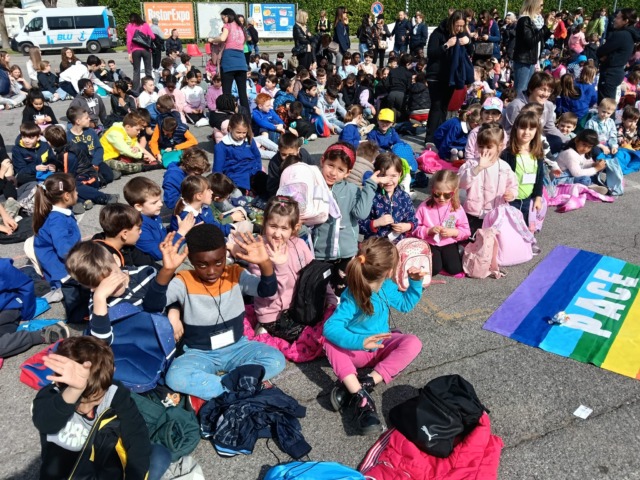 Calolziocorte, oltre 700 studenti in “Marcia per la pace”