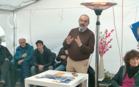 Mauro Fumagalli di Orizzonte si presenta: al via la campagna elettorale nei rioni di Lecco